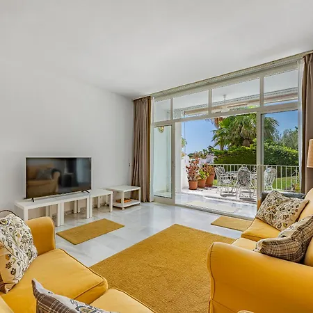 Golf Town House In Aloha With Pool&garden, Casa vacanze *